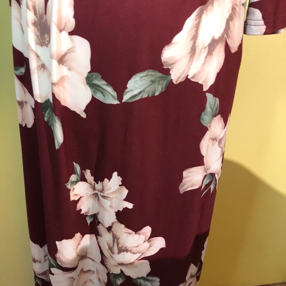Zattcas Floral Wrap Dress- Burgundy and White - Picture 5 of 9